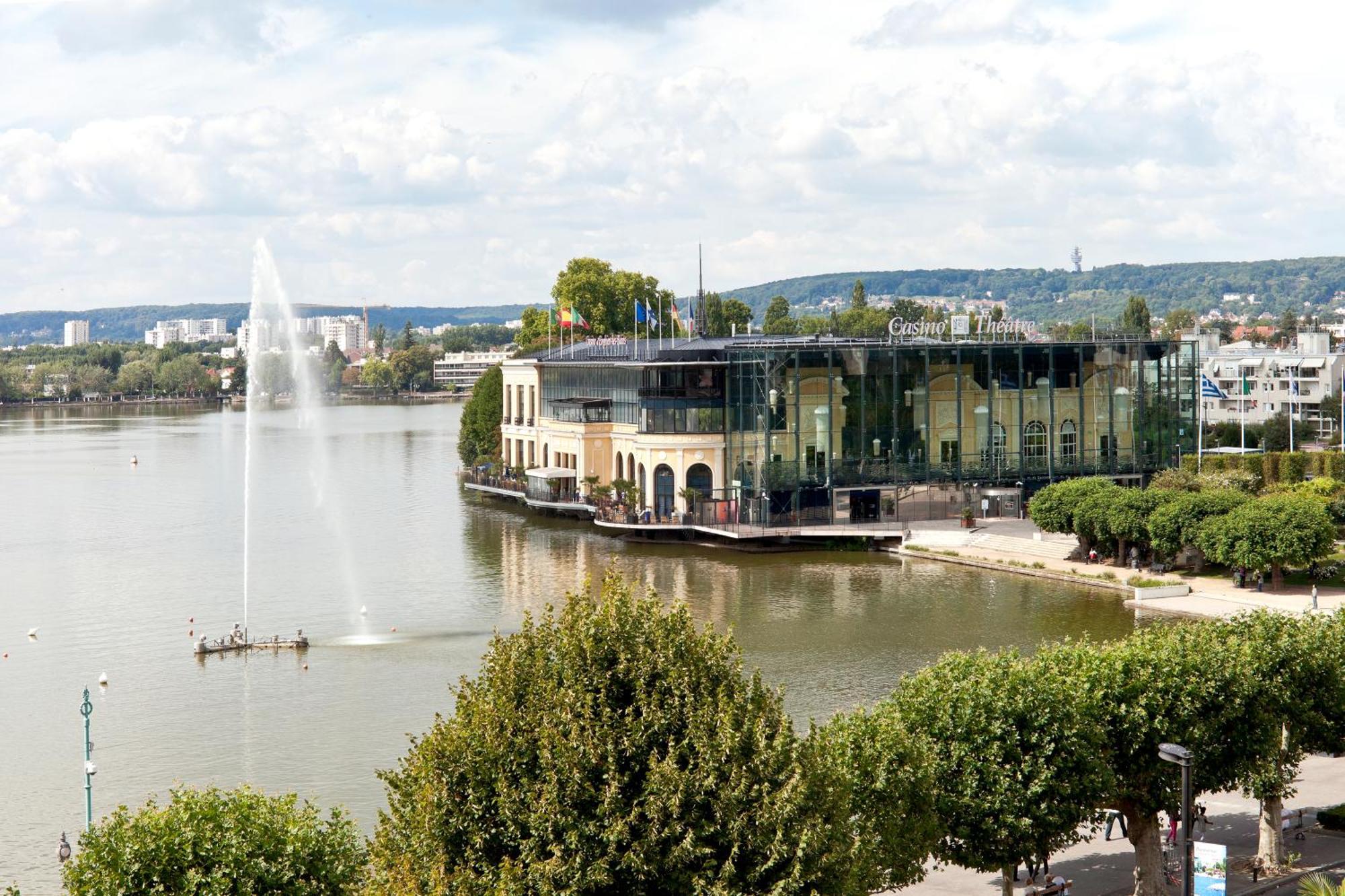 Hotel Barriere Le Grand Enghien-les-Bains